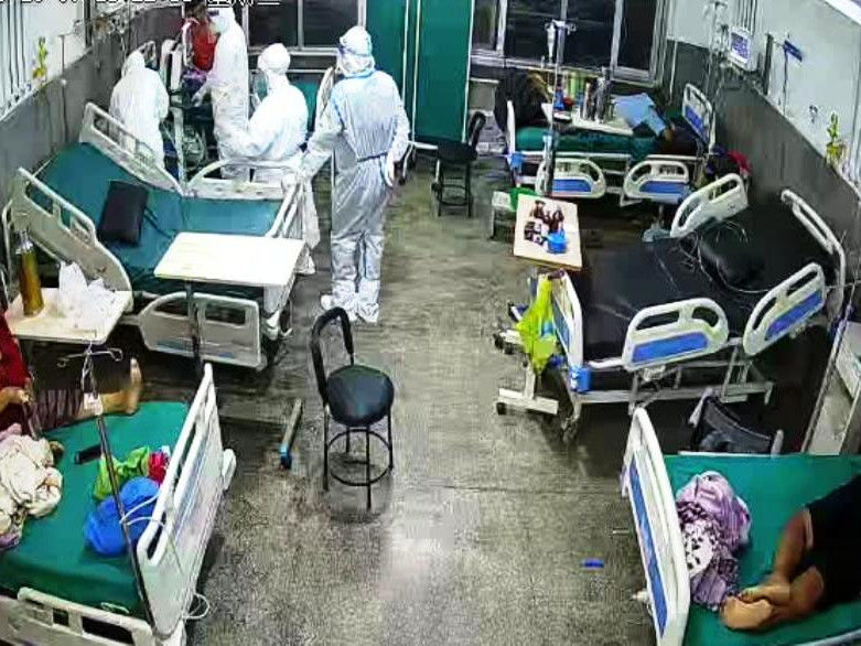 कोरोना संक्रमितले भरिन थाले उपत्यकाका अस्पताल, चिकित्सक भन्छन्- बिरामीले बेड नपाउने खतरा बढ्दै छ